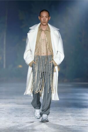 10/42 | Danny Reinke Fall 2026 | Photo: Sebastian Reuter for Getty Images | Courtesy of Berlin Fashion Week Danny Reinke Fall 2026 | Photo: Sebastian Reuter for Getty Images | Courtesy of Berlin Fashion Week