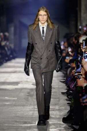 1/25 | John Lawrence Sullivan Fall 2026 | Photo: Finnegan Koichi Godenschweger | Courtesy of Berlin Fashion Week John Lawrence Sullivan Fall 2026 | Photo: Finnegan Koichi Godenschweger | Courtesy of Berlin Fashion Week