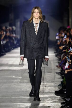 2/25 | John Lawrence Sullivan Fall 2026 | Photo: Finnegan Koichi Godenschweger | Courtesy of Berlin Fashion Week John Lawrence Sullivan Fall 2026 | Photo: Finnegan Koichi Godenschweger | Courtesy of Berlin Fashion Week