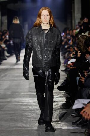 6/25 | John Lawrence Sullivan Fall 2026 | Photo: Finnegan Koichi Godenschweger | Courtesy of Berlin Fashion Week John Lawrence Sullivan Fall 2026 | Photo: Finnegan Koichi Godenschweger | Courtesy of Berlin Fashion Week