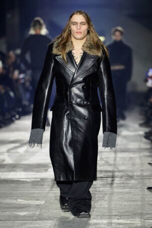 7/25 | John Lawrence Sullivan Fall 2026 | Photo: Finnegan Koichi Godenschweger | Courtesy of Berlin Fashion Week John Lawrence Sullivan Fall 2026 | Photo: Finnegan Koichi Godenschweger | Courtesy of Berlin Fashion Week