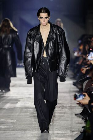 9/25 | John Lawrence Sullivan Fall 2026 | Photo: Finnegan Koichi Godenschweger | Courtesy of Berlin Fashion Week John Lawrence Sullivan Fall 2026 | Photo: Finnegan Koichi Godenschweger | Courtesy of Berlin Fashion Week