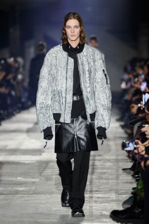 10/25 | John Lawrence Sullivan Fall 2026 | Photo: Finnegan Koichi Godenschweger | Courtesy of Berlin Fashion Week John Lawrence Sullivan Fall 2026 | Photo: Finnegan Koichi Godenschweger | Courtesy of Berlin Fashion Week