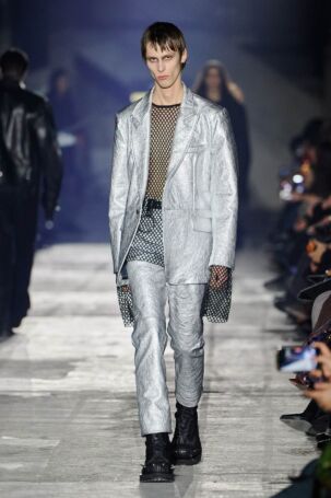 11/25 | John Lawrence Sullivan Fall 2026 | Photo: Finnegan Koichi Godenschweger | Courtesy of Berlin Fashion Week John Lawrence Sullivan Fall 2026 | Photo: Finnegan Koichi Godenschweger | Courtesy of Berlin Fashion Week