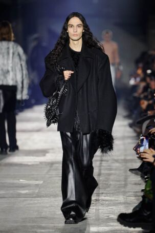 12/25 | John Lawrence Sullivan Fall 2026 | Photo: Finnegan Koichi Godenschweger | Courtesy of Berlin Fashion Week John Lawrence Sullivan Fall 2026 | Photo: Finnegan Koichi Godenschweger | Courtesy of Berlin Fashion Week