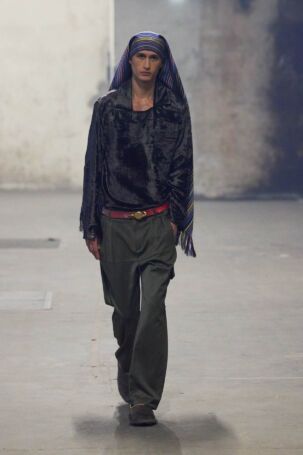 5/15 | Kenneth Ize Fall 2026 | Photo: Finnegan Koichi Godenschweger | Courtesy of Berlin Fashion Week Kenneth Ize Fall 2026 | Photo: Finnegan Koichi Godenschweger | Courtesy of Berlin Fashion Week