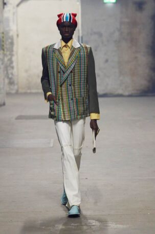 12/15 | Kenneth Ize Fall 2026 | Photo: Finnegan Koichi Godenschweger | Courtesy of Berlin Fashion Week Kenneth Ize Fall 2026 | Photo: Finnegan Koichi Godenschweger | Courtesy of Berlin Fashion Week