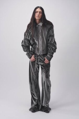 7/10 | LUEDER Fall 2026 | Photo: Ansgar Sollmann | Courtesy of Berlin Fashion Week LUEDER Fall 2026 | Photo: Ansgar Sollmann | Courtesy of Berlin Fashion Week