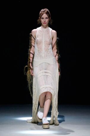2/35 | Rebekka Ruétz Fall 2026 | Photo: James Cochrane | Courtesy of Berlin Fashion Week Rebekka Ruétz Fall 2026 | Photo: James Cochrane | Courtesy of Berlin Fashion Week