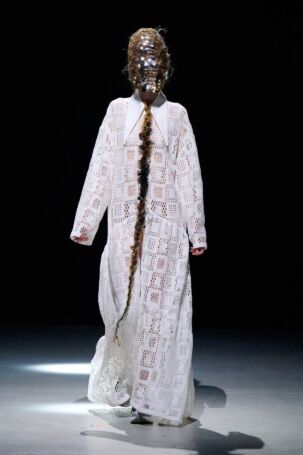 10/35 | Rebekka Ruétz Fall 2026 | Photo: James Cochrane | Courtesy of Berlin Fashion Week Rebekka Ruétz Fall 2026 | Photo: James Cochrane | Courtesy of Berlin Fashion Week