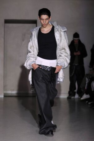 3/30 | sample030 Fall 2026 | Photo: Boris Marberg | Courtesy of Berlin Fashion Week sample030 Fall 2026 | Photo: Boris Marberg | Courtesy of Berlin Fashion Week