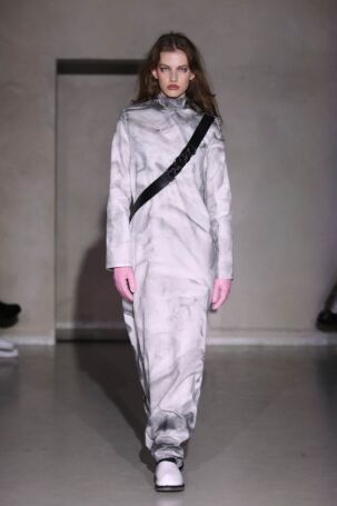 4/30 | sample030 Fall 2026 | Photo: Boris Marberg | Courtesy of Berlin Fashion Week sample030 Fall 2026 | Photo: Boris Marberg | Courtesy of Berlin Fashion Week