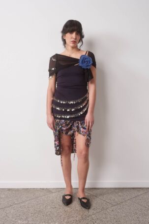 2/10 | Sezgin Fall 2026 | Photo: Ansgar Sollmann | Courtesy of Berlin Fashion Week Sezgin Fall 2026 | Photo: Ansgar Sollmann | Courtesy of Berlin Fashion Week