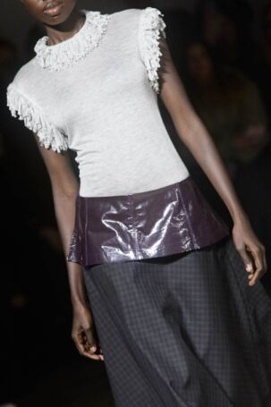 3/31 | Details at SF1OG Fall 2026 | Photo: Ines Bahr | Courtesy of Berlin Fashion Week Details at SF1OG Fall 2026 | Photo: Ines Bahr | Courtesy of Berlin Fashion Week