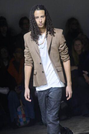 10/31 | Details at SF1OG Fall 2026 | Photo: Ines Bahr | Courtesy of Berlin Fashion Week Details at SF1OG Fall 2026 | Photo: Ines Bahr | Courtesy of Berlin Fashion Week