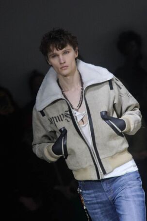 11/31 | Details at SF1OG Fall 2026 | Photo: Ines Bahr | Courtesy of Berlin Fashion Week Details at SF1OG Fall 2026 | Photo: Ines Bahr | Courtesy of Berlin Fashion Week