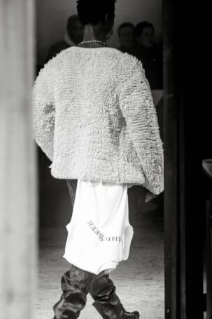 12/34 | Setting at SF1OG Fall 2026 | Photo: Ines Bahr | Courtesy of Berlin Fashion Week Setting at SF1OG Fall 2026 | Photo: Ines Bahr | Courtesy of Berlin Fashion Week