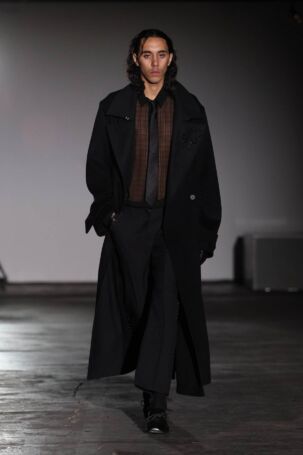 3/29 | Unvain Fall 2026 | Photo: Boris Marberg | Courtesy of Berlin Fashion Week Unvain Fall 2026 | Photo: Boris Marberg | Courtesy of Berlin Fashion Week