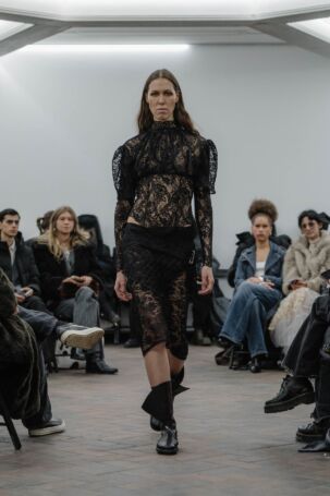3/22 | Vanessa Baernthol Fall 2026 | Photo: Marcus Hartelt | Courtesy of Berlin Fashion Week Vanessa Baernthol Fall 2026 | Photo: Marcus Hartelt | Courtesy of Berlin Fashion Week