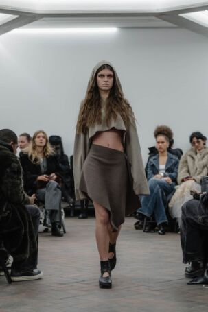 7/22 | Vanessa Baernthol Fall 2026 | Photo: Marcus Hartelt | Courtesy of Berlin Fashion Week Vanessa Baernthol Fall 2026 | Photo: Marcus Hartelt | Courtesy of Berlin Fashion Week