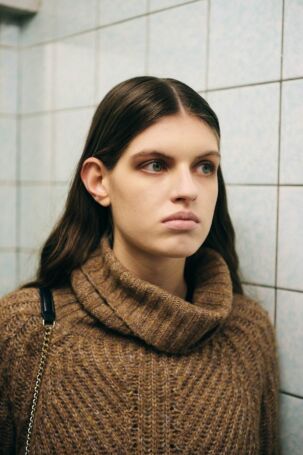7/44 | Backstage at Vanessa Baernthol Fall 2026 | Photo: Ben Moenks | Courtesy of Berlin Fashion Week Backstage at Vanessa Baernthol Fall 2026 | Photo: Ben Moenks | Courtesy of Berlin Fashion Week