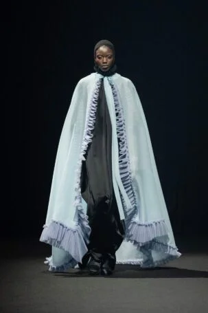 11/32 | Viktor&Rolf Spring 2026 Haute Couture | Photo: Stefano Guindani | Courtesy of Viktor&Rolf Viktor&Rolf Spring 2026 Haute Couture | Photo: Stefano Guindani | Courtesy of Viktor&Rolf