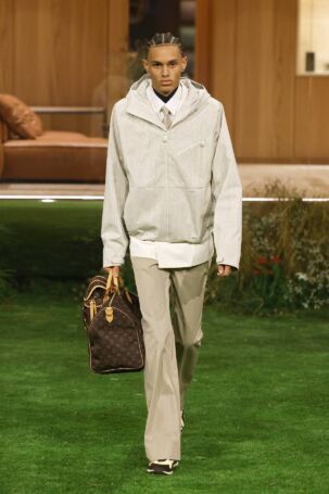 2/82 | Louis Vuitton Fall 2026 Menswear | Photo: NOWFASHION.com Louis Vuitton Fall 2026 Menswear | Photo: NOWFASHION.com