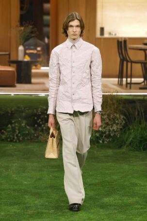 3/82 | Louis Vuitton Fall 2026 Menswear | Photo: NOWFASHION.com Louis Vuitton Fall 2026 Menswear | Photo: NOWFASHION.com