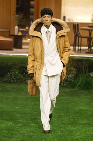 4/82 | Louis Vuitton Fall 2026 Menswear | Photo: NOWFASHION.com Louis Vuitton Fall 2026 Menswear | Photo: NOWFASHION.com