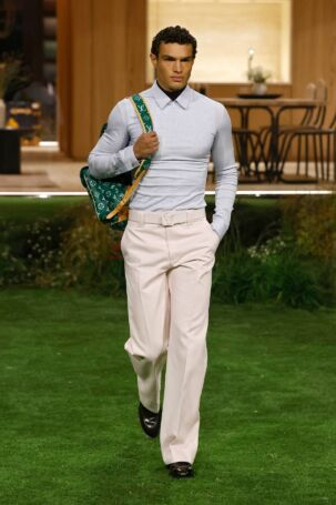 10/82 | Louis Vuitton Fall 2026 Menswear | Photo: NOWFASHION.com Louis Vuitton Fall 2026 Menswear | Photo: NOWFASHION.com