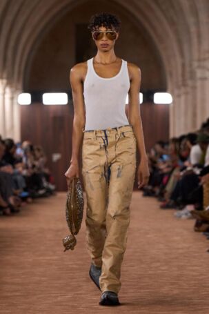 4/47 | Acne Studios Spring 2026 | Courtesy of Acne Studios Acne Studios Spring 2026 | Courtesy of Acne Studios