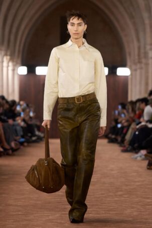 5/47 | Acne Studios Spring 2026 | Courtesy of Acne Studios Acne Studios Spring 2026 | Courtesy of Acne Studios
