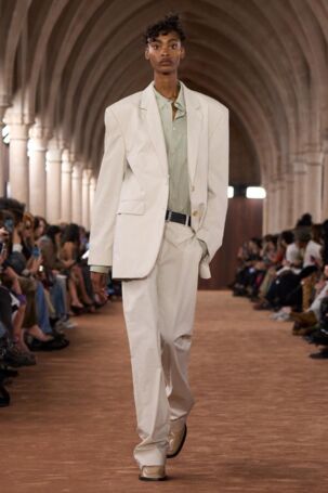 6/47 | Acne Studios Spring 2026 | Courtesy of Acne Studios Acne Studios Spring 2026 | Courtesy of Acne Studios
