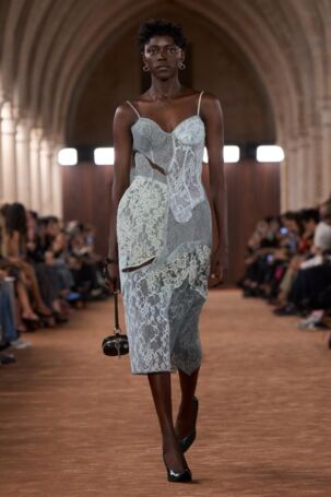 8/47 | Acne Studios Spring 2026 | Courtesy of Acne Studios Acne Studios Spring 2026 | Courtesy of Acne Studios