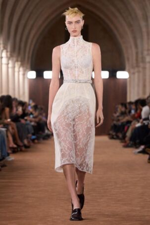 12/47 | Acne Studios Spring 2026 | Courtesy of Acne Studios Acne Studios Spring 2026 | Courtesy of Acne Studios