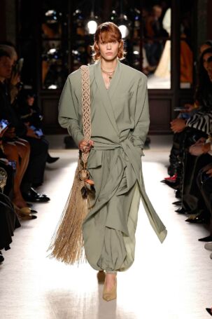 8/49 | Balmain Spring 2026 | Photo: NOWFASHION.com Balmain Spring 2026 | Photo: NOWFASHION.com