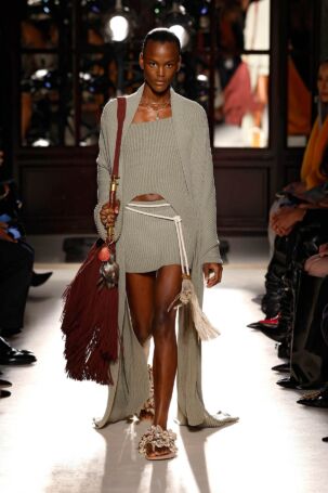 11/49 | Balmain Spring 2026 | Photo: NOWFASHION.com Balmain Spring 2026 | Photo: NOWFASHION.com