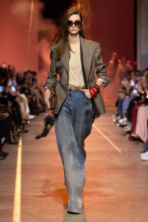 4/62 | Elie Saab | Spring 2026 | Courtesy of Elie Saab Elie Saab | Spring 2026 | Courtesy of Elie Saab