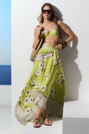 3/35 | Elie Saab Spring 2026 Beachwear | Courtesy of Elie Saab Elie Saab Spring 2026 Beachwear | Courtesy of Elie Saab