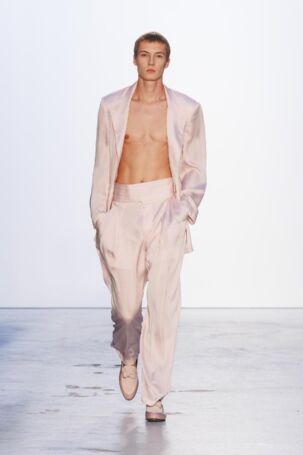 10/30 | KIMHĒKIM Spring 2026 | Photo: Maria chekhovskaya | Courtesy of KIMHĒKIM KIMHĒKIM Spring 2026 | Photo: Maria chekhovskaya | Courtesy of KIMHĒKIM
