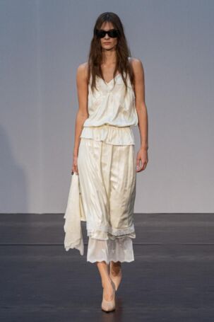 6/25 | Magda Butrym Spring 2026 | Courtesy of Magda Butrym Magda Butrym Spring 2026 | Courtesy of Magda Butrym