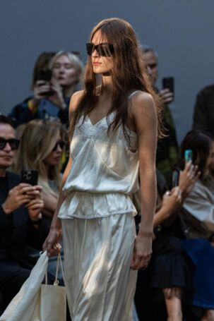 6/28 | Details at Magda Butrym Spring 2026 | Courtesy of Magda Butrym Details at Magda Butrym Spring 2026 | Courtesy of Magda Butrym
