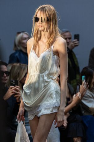 8/28 | Details at Magda Butrym Spring 2026 | Courtesy of Magda Butrym Details at Magda Butrym Spring 2026 | Courtesy of Magda Butrym
