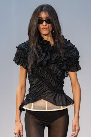 12/28 | Details at Magda Butrym Spring 2026 | Courtesy of Magda Butrym Details at Magda Butrym Spring 2026 | Courtesy of Magda Butrym