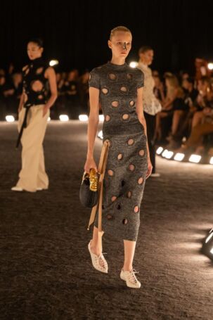 11/45 | Schiaparelli Spring 2026 | Courtesy of Schiaparelli Schiaparelli Spring 2026 | Courtesy of Schiaparelli