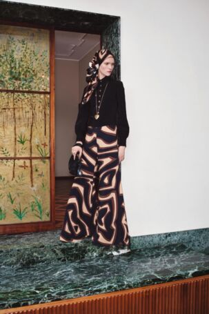 10/33 | Pucci Fall 2025 | Photo: Oliver Hadlee Pearch | Courtesy of Pucci Pucci Fall 2025 | Photo: Oliver Hadlee Pearch | Courtesy of Pucci