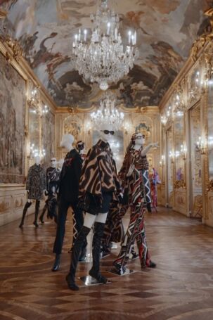 5/14 | Setting at Pucci Fall 2025 | Photo: Malaka | Courtesy of Pucci Setting at Pucci Fall 2025 | Photo: Malaka | Courtesy of Pucci