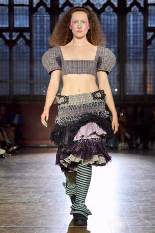 9/49 | Chopova Lowena Spring 2026 | Photo: GORUNWAY | Courtesy of Chopova Lowena Chopova Lowena Spring 2026 | Photo: GORUNWAY | Courtesy of Chopova Lowena
