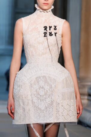 2/104 | Details at Erdem | Spring 2026 | Courtesy of Erdem Details at Erdem | Spring 2026 | Courtesy of Erdem