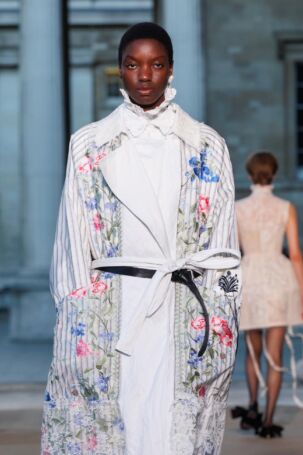 3/104 | Details at Erdem | Spring 2026 | Courtesy of Erdem Details at Erdem | Spring 2026 | Courtesy of Erdem